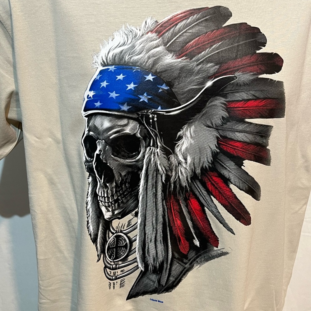 Patriotic chief skull. Patriotic color graphic on bone color T-shirt NWOT